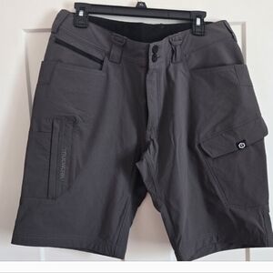 Trurwork Men's Gray Cargo Shorts Never Worn